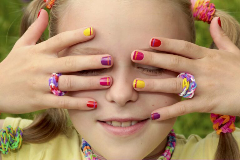 children.s.multicolored.manicure.with.stripes.light.girl.with.rubber.bands.summer